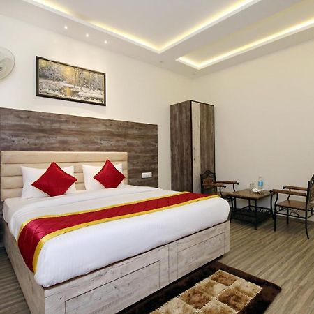 Oyo 9159 Hotel Royal Woodslark Zirakpur Zewnętrze zdjęcie