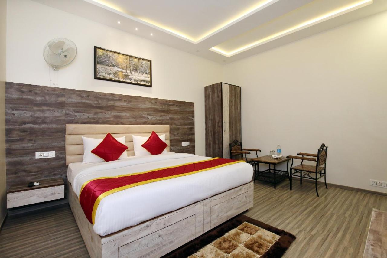 Oyo 9159 Hotel Royal Woodslark Zirakpur Zewnętrze zdjęcie